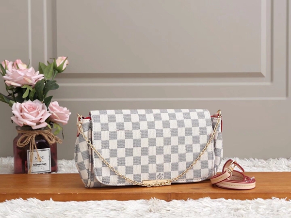 激安ブランドバッグ側面デザイン